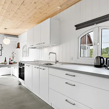 Kemp First Camp Hasmark & *